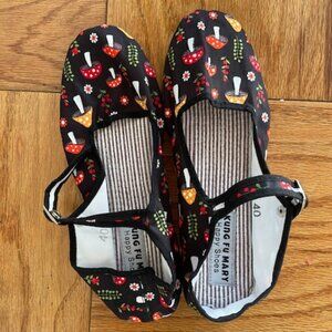 Kung Fu Mary Shoes Mushroom Print Size 40